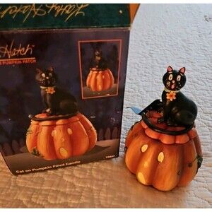 2002 KATHY HATCH ESCAPE FROM PUMPKIN PATCH CAT ON PUMPKIN FILLED CANDLE